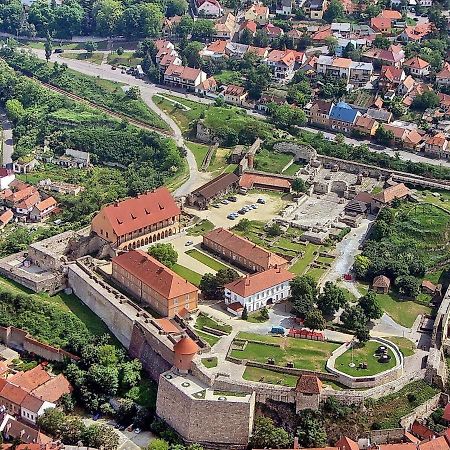 Blue Moon Apartman Eger Kültér fotó
